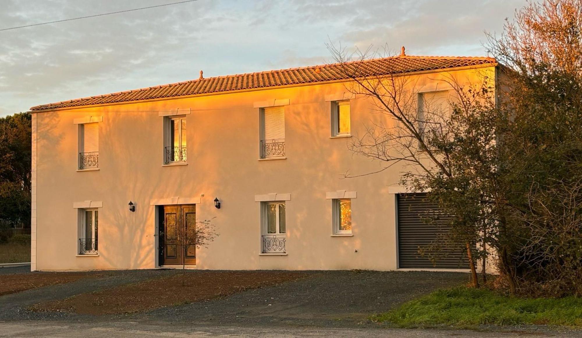 Hotel Le Bonheur De L'Instant Saint-Medard-d'Aunis Exterior foto